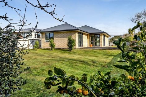 Photo of property in 8 Gladstone Street, Hawera, 4610