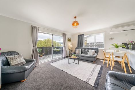 Photo of property in 7 Oaklands Grove, Clouston Park, Upper Hutt, 5018