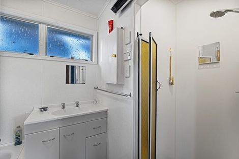 Photo of property in 21 Ambury Place, Merrilands, New Plymouth, 4312