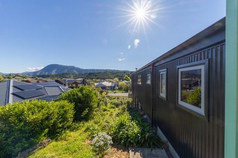 Photo of property in 2 Bell Bird Rise, Picton, 7220