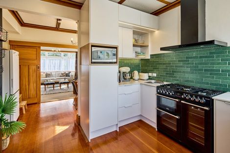 Photo of property in 1/62 Totara Crescent, Woburn, Lower Hutt, 5011