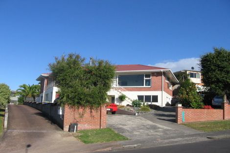 Photo of property in 2/3 Lydia Avenue, Northcote, Auckland, 0627
