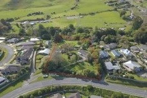 Photo of property in 27 Waikite Road, Welcome Bay, Tauranga, 3112