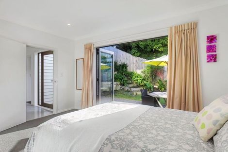 Photo of property in 8 The Track, Plimmerton, Porirua, 5026