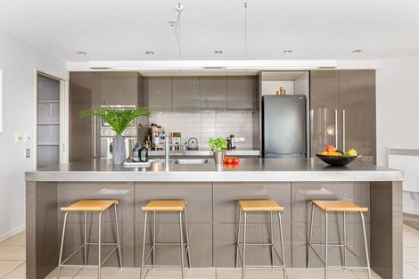 Photo of property in Piermont Apartments, 6f/82 Cable Street, Te Aro, Wellington, 6011