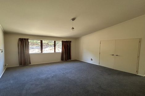 Photo of property in 5 Mitika Way, Strathmore Park, Wellington, 6022