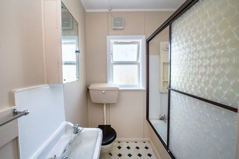 Photo of property in 88 Victoria Street, Carterton, 5713