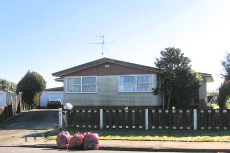 Photo of property in 6 Orpheus Place, Papakura, 2110