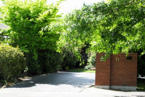 Photo of property in 71 Apsley Drive, Avonhead, Christchurch, 8042