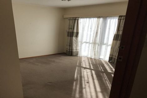 Photo of property in 13 The Rosebowl, Sunnyhills, Auckland, 2010