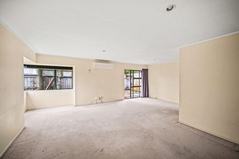Photo of property in 9a Karamu Street, Te Atatu Peninsula, Auckland, 0610