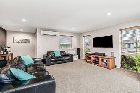 Photo of property in 100 Shillingford Boulevard, Rolleston, 7615