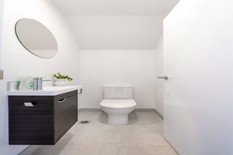 Photo of property in 2 Park Green Avenue, Rosehill, Papakura, 2113