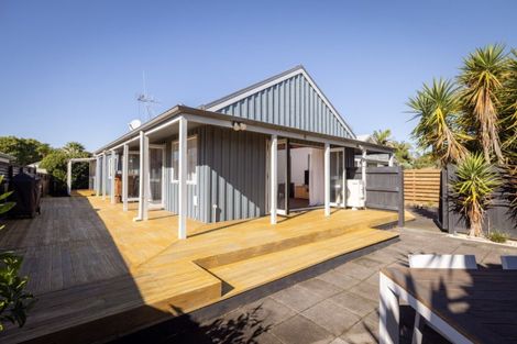 Photo of property in 32 Webb Place, Papamoa Beach, Papamoa, 3118