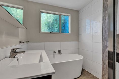 Photo of property in 52 Belair Avenue, Blagdon, New Plymouth, 4310