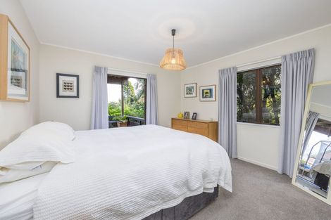 Photo of property in 2/33-35 Teal Crescent, Beach Haven, Auckland, 0626