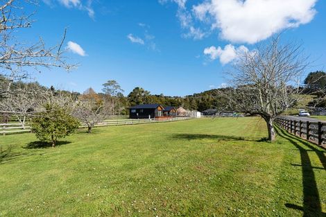 Photo of property in 6 Bonnie Doon Place, Kauri, 0185