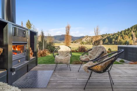 Photo of property in Luggate Park, 32 Cooper Crescent, Luggate, Wanaka, 9383