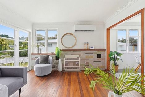 Photo of property in 10 Camellia Avenue, Aramoho, Whanganui, 4500