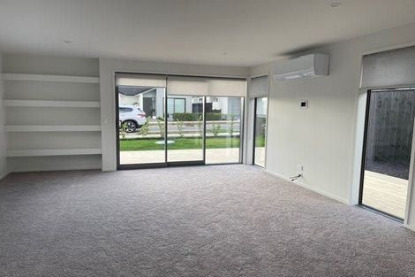 Photo of property in 52 Siren Street, Wainui, 0932