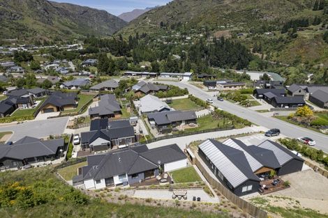 Photo of property in 22 Morning Star Terrace, Arthurs Point, Queenstown, 9371