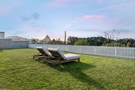Photo of property in 68 Whiteley Street, Moturoa, New Plymouth, 4310