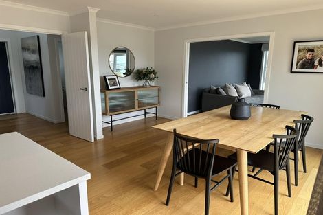 Photo of property in 8 Roundhouse Close, Whitby, Porirua, 5024