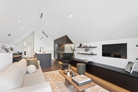 Photo of property in 1b Creamer Avenue, Belmont, Auckland, 0622