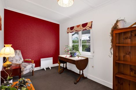 Photo of property in 15b Atiawa Street, Glen Avon, New Plymouth, 4312