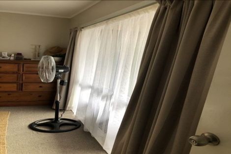 Photo of property in 61 Luton Avenue, Sunnyhills, Auckland, 2010