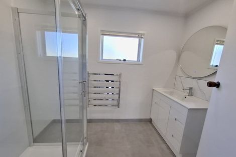 Photo of property in 1/5 Tobruk Crescent, Milford, Auckland, 0620