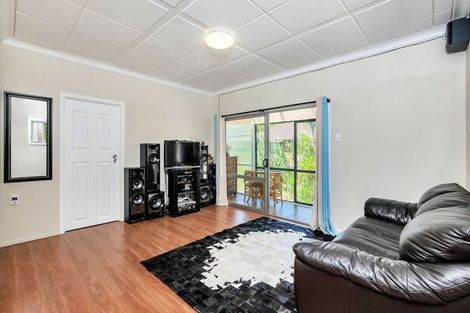 Photo of property in 1/43 Glamorgan Drive, Torbay, Auckland, 0630