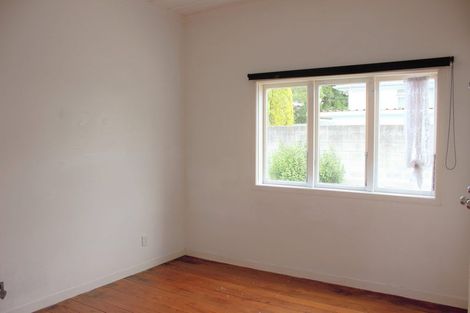 Photo of property in 55 Middlemore Crescent, Papatoetoe, Auckland, 2025