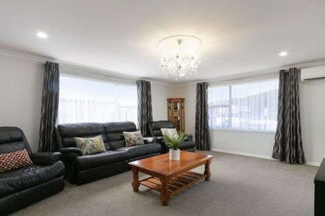 Photo of property in 2/35 Leighton Avenue, Waiwhetu, Lower Hutt, 5010