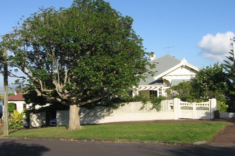 Photo of property in 247 Jervois Road, Herne Bay, Auckland, 1011