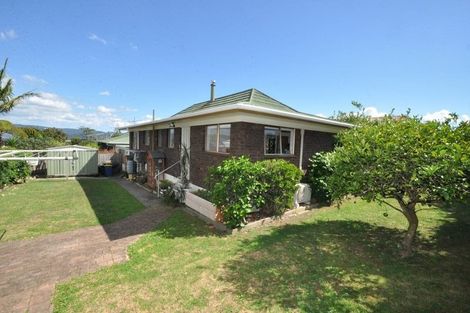 Photo of property in 2/13 Waitaki Street, Henderson, Auckland, 0612