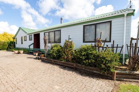 Photo of property in 2 Hale Place, Ngatea, 3503