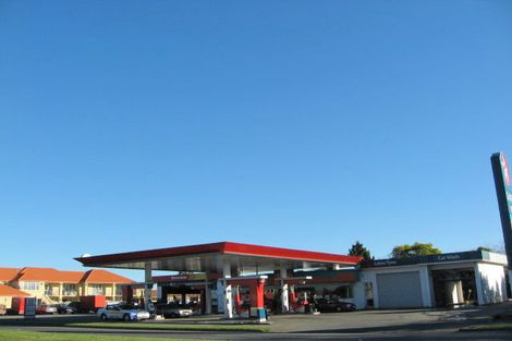 Photo of property in 319 Main North Road, Redwood, Christchurch, 8051