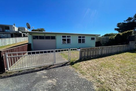 Photo of property in 59 Rua Avenue, Waitarere Beach, Levin, 5510