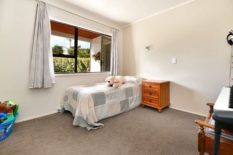 Photo of property in 15 Zealandia Road, Manly, Whangaparaoa, 0930