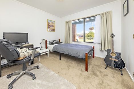 Photo of property in 34 Horlicks Place, Randwick Park, Auckland, 2105