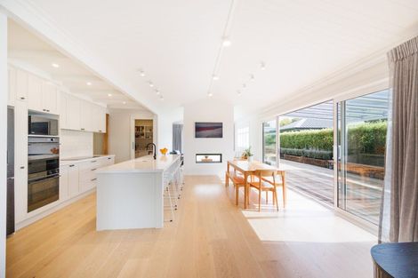 Photo of property in 48 Memorial Drive, Hokowhitu, Palmerston North, 4410