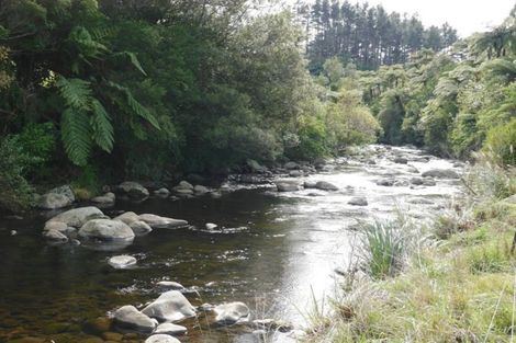 Photo of property in 890 Mangorei Road, Mangorei, New Plymouth, 4371