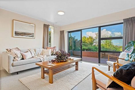 Photo of property in 38 Balmain Road, Chatswood, Auckland, 0626