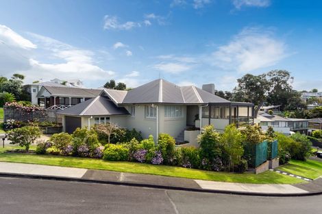 Photo of property in 6 Penning Road, Castor Bay, Auckland, 0620