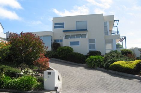 Photo of property in 23 Glendevere Terrace, Redcliffs, Christchurch, 8081