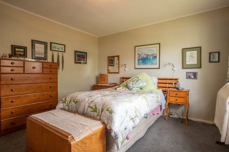 Photo of property in 12b Beauchamp Street, Tawa, Wellington, 5028