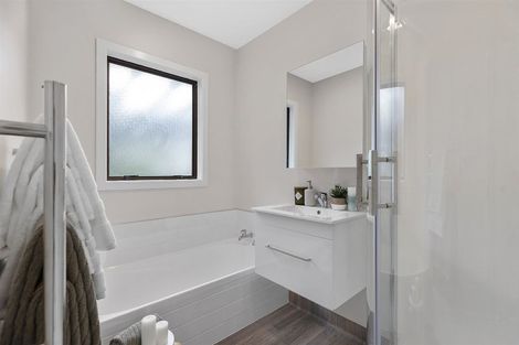 Photo of property in 53 Albatross Close, Whitby, Porirua, 5024