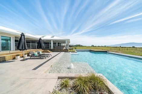 Photo of property in 87 Rutherford Drive, Waikanae Beach, Waikanae, 5036