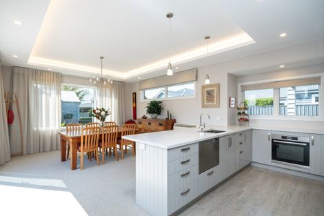 Photo of property in 5a Guthrie Road, Havelock North, 4130